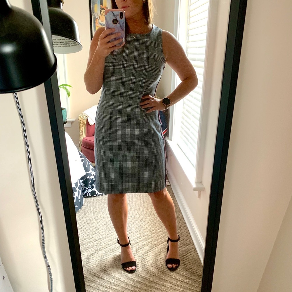 Women’s Banana Republic Sheath Dress in Houndstooth Plaid with Racing Stripe